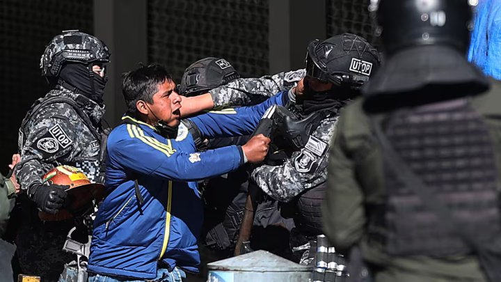 500 detenidos, 150 presos, 323 personas investigadas: abajo la persecución y represión del estado de excepción de Rodrigo Paz!